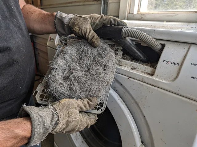 Cleaning Dryer Lint Trap in West Whittier-Los Nietos